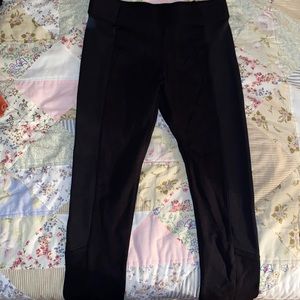 Black Stretchy form fitting pants🖤